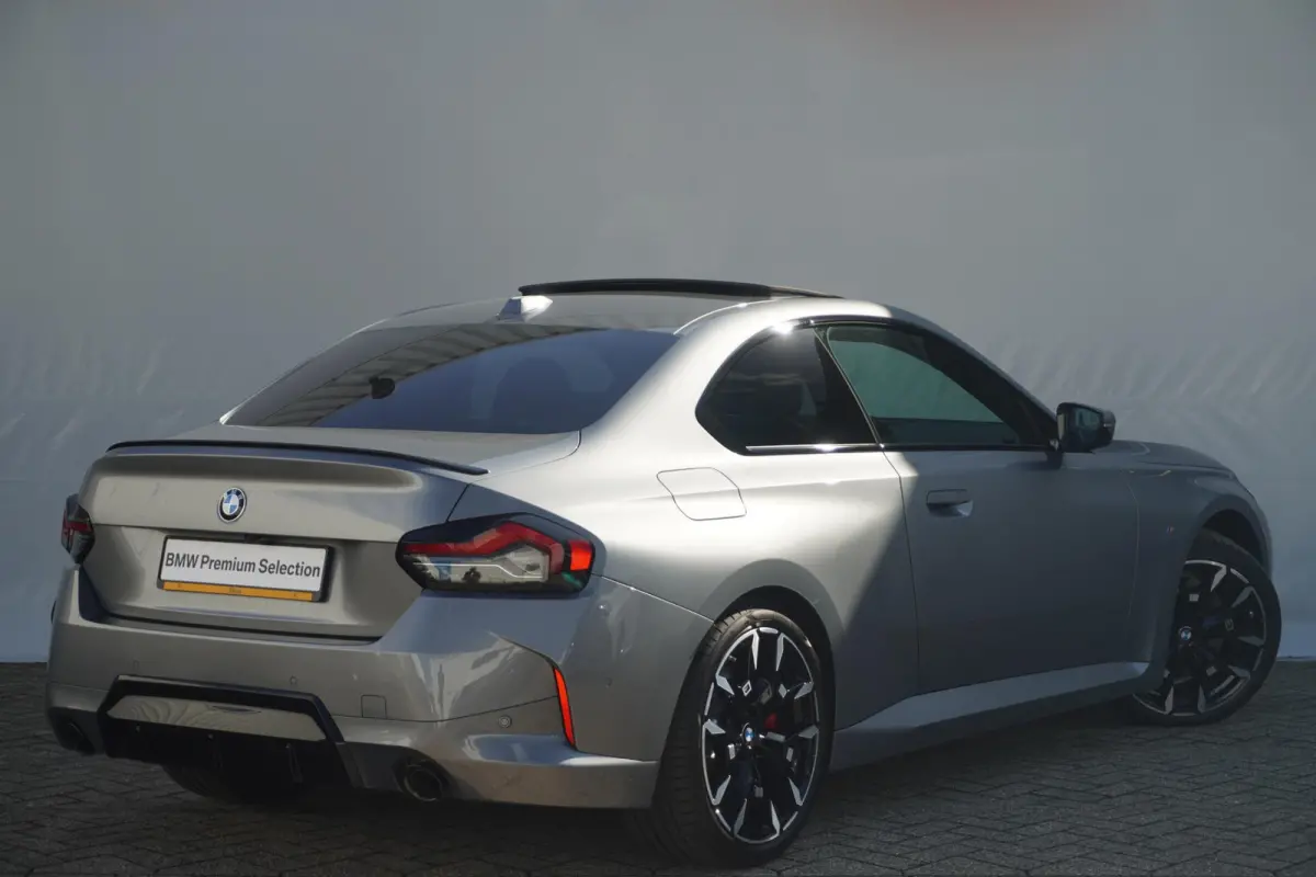 220i | M Sportpakket Pro | Schuif-/kanteldak | Harman Kardon | Comfort Access