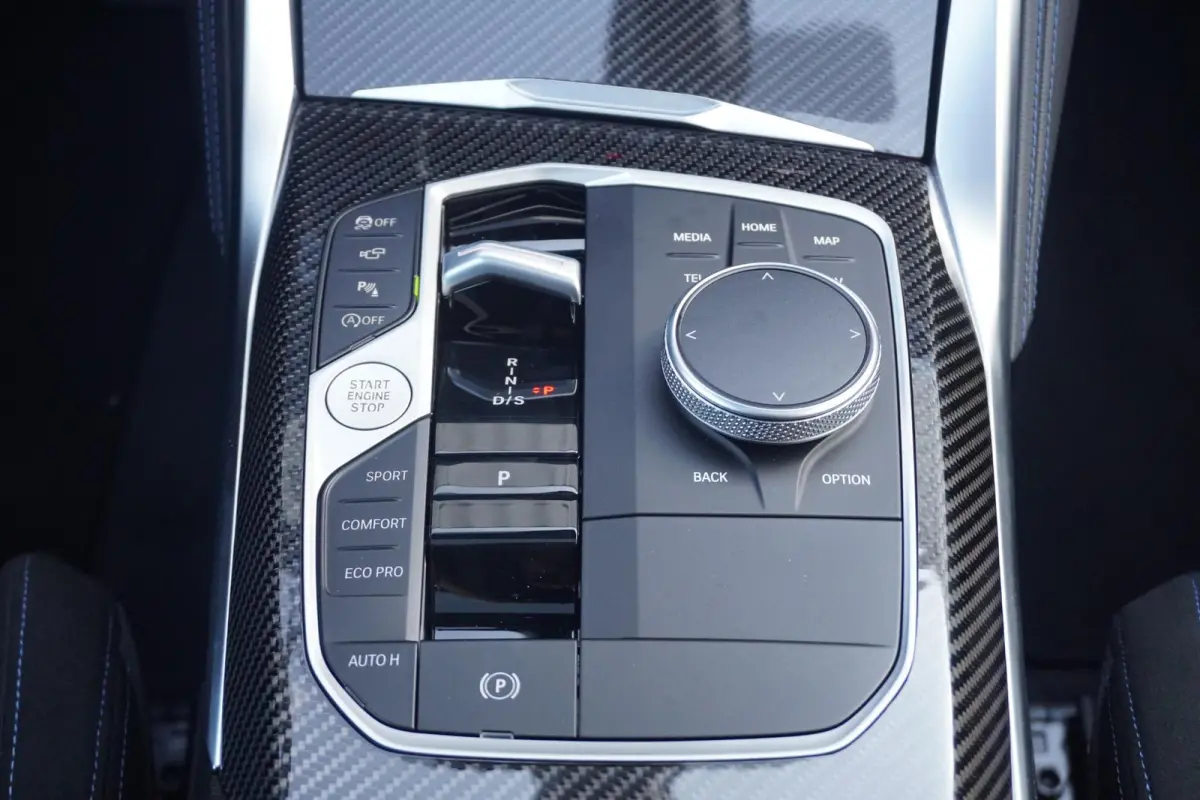 220i | M Sportpakket Pro | Schuif-/kanteldak | Harman Kardon | Comfort Access