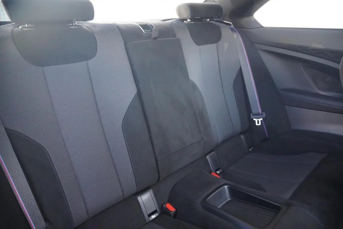 220i | M Sportpakket Pro | Schuif-/kanteldak | Harman Kardon | Comfort Access