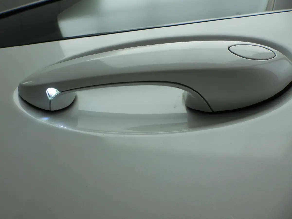 320e | LED | Leder | Navigatie | Sportstoelen | Elektr. zetels | Keyles go | DAB | Hifi speakers | Alu 17 inch