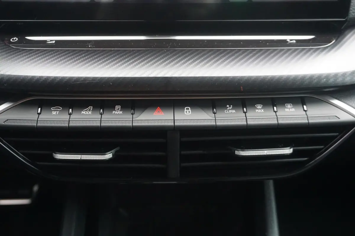 1.5 TSI 150pk DSG MHEV Sportline Tour | Canton Audio | Head-up | Trekhaak