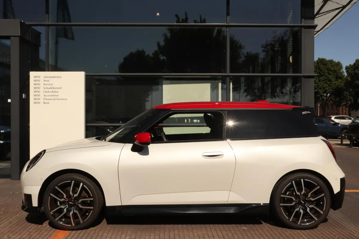 3-Deurs SE | John Cooper Works uitvoering | Pakket M | SOH 98% |