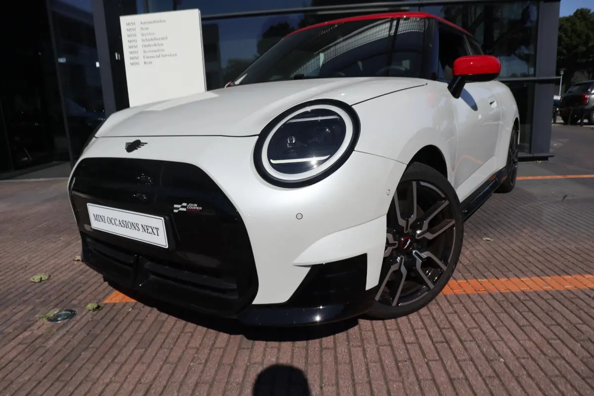 3-Deurs SE | John Cooper Works uitvoering | Pakket M | SOH 98% |