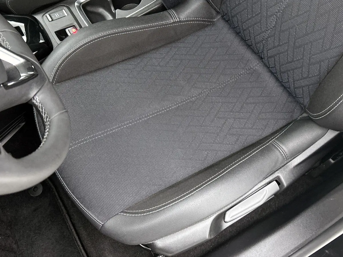 136pk Elegance 50 kWh Automaat | 1ste eigenaar | Apple CarPlay/Android Auto | 3 FASE | Armsteun | Camera | Dodehoekdetectie | Keyless | Navigatie | AUTOMAAT | Parkeersensoren | Isofix |