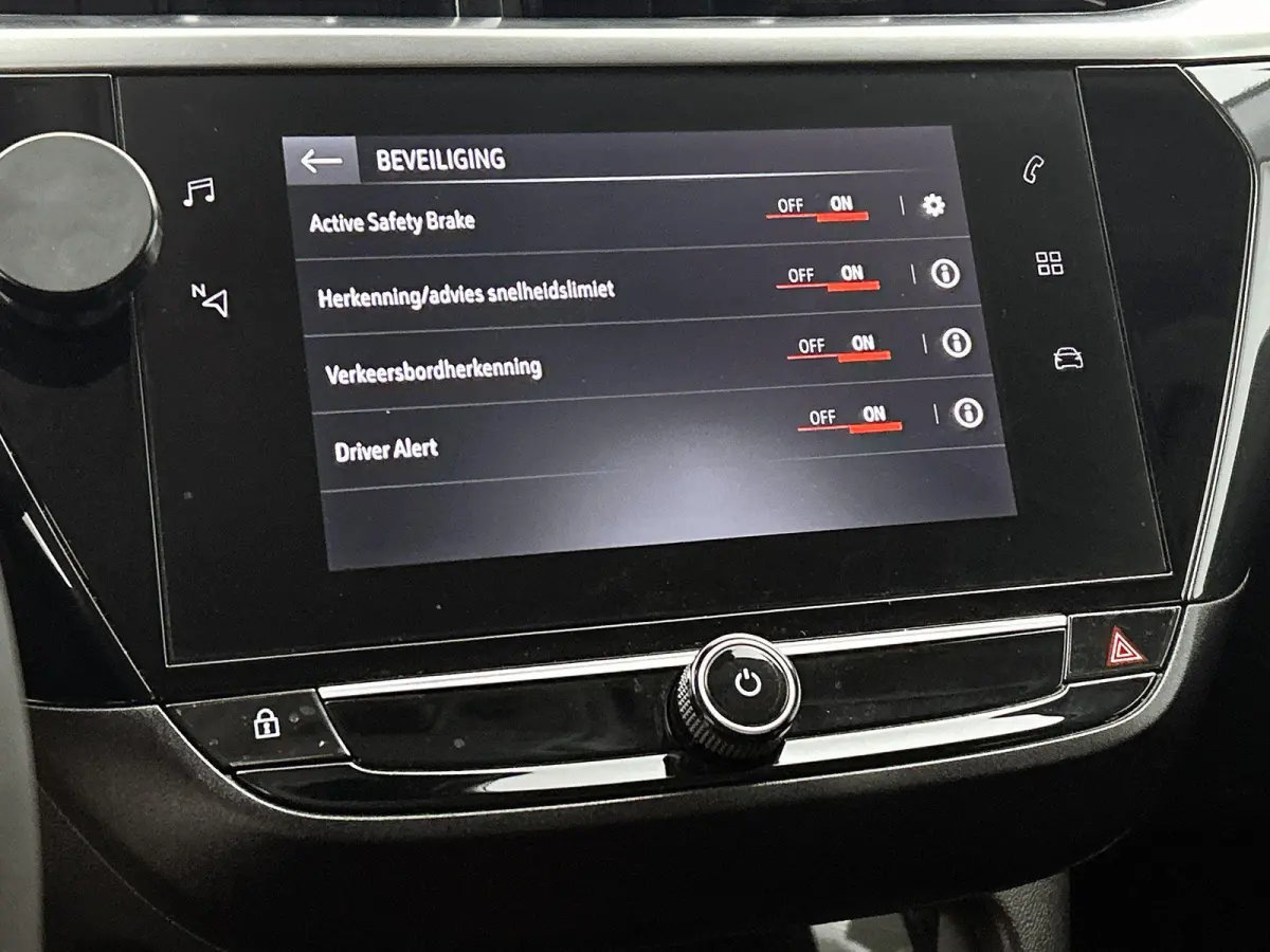 136pk Elegance 50 kWh Automaat | 1ste eigenaar | Apple CarPlay/Android Auto | 3 FASE | Armsteun | Camera | Dodehoekdetectie | Keyless | Navigatie | AUTOMAAT | Parkeersensoren | Isofix |