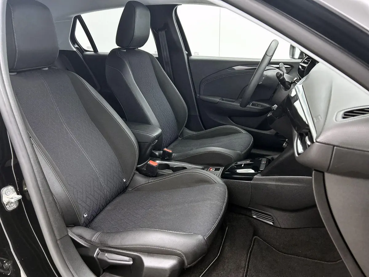 136pk Elegance 50 kWh Automaat | 1ste eigenaar | Apple CarPlay/Android Auto | 3 FASE | Armsteun | Camera | Dodehoekdetectie | Keyless | Navigatie | AUTOMAAT | Parkeersensoren | Isofix |