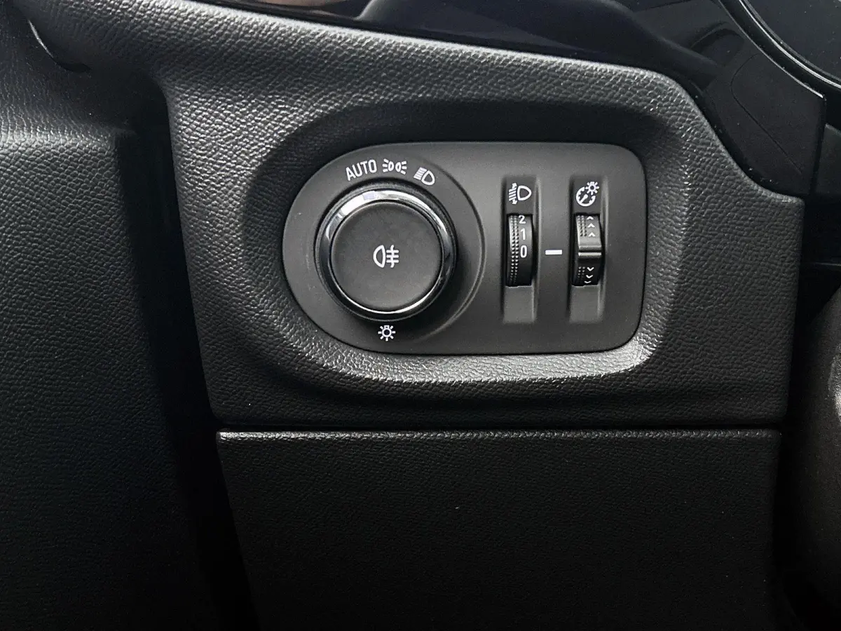 136pk Elegance 50 kWh Automaat | 1ste eigenaar | Apple CarPlay/Android Auto | 3 FASE | Armsteun | Camera | Dodehoekdetectie | Keyless | Navigatie | AUTOMAAT | Parkeersensoren | Isofix |