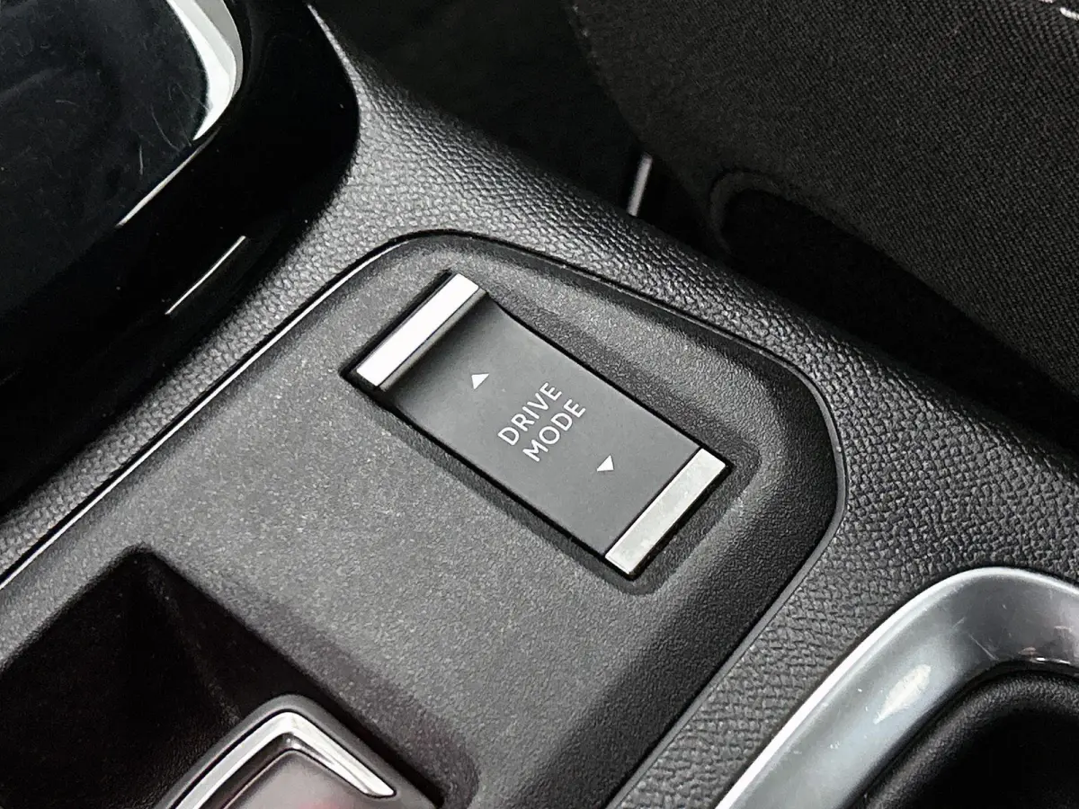 136pk Elegance 50 kWh Automaat | 1ste eigenaar | Apple CarPlay/Android Auto | 3 FASE | Armsteun | Camera | Dodehoekdetectie | Keyless | Navigatie | AUTOMAAT | Parkeersensoren | Isofix |