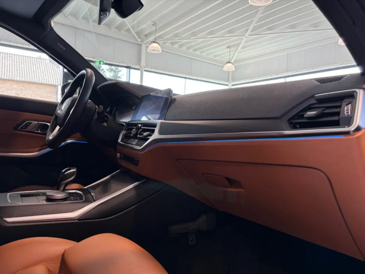 330e Laserlicht Leder Sfeerlicht Camera e.Trekhaak NL-auto