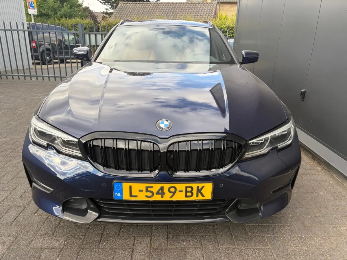 330e Laserlicht Leder Sfeerlicht Camera e.Trekhaak NL-auto