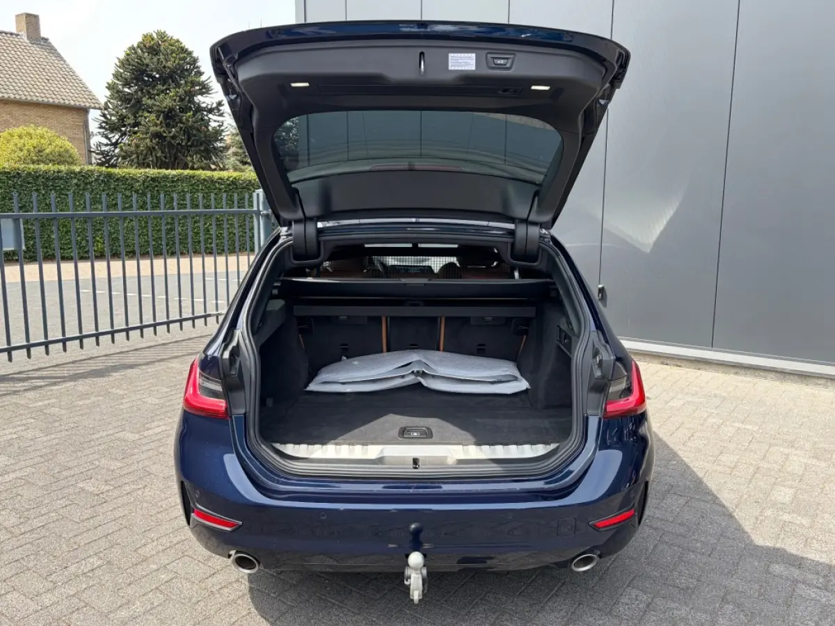 330e Laserlicht Leder Sfeerlicht Camera e.Trekhaak NL-auto