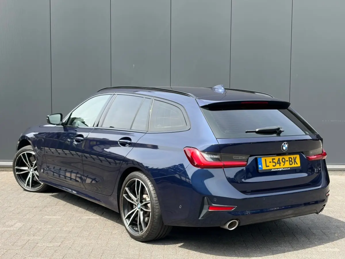 330e Laserlicht Leder Sfeerlicht Camera e.Trekhaak NL-auto
