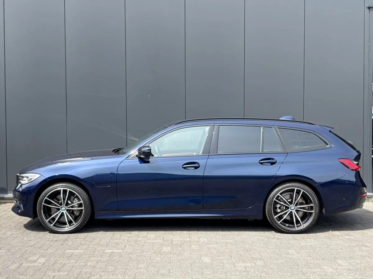 330e Laserlicht Leder Sfeerlicht Camera e.Trekhaak NL-auto