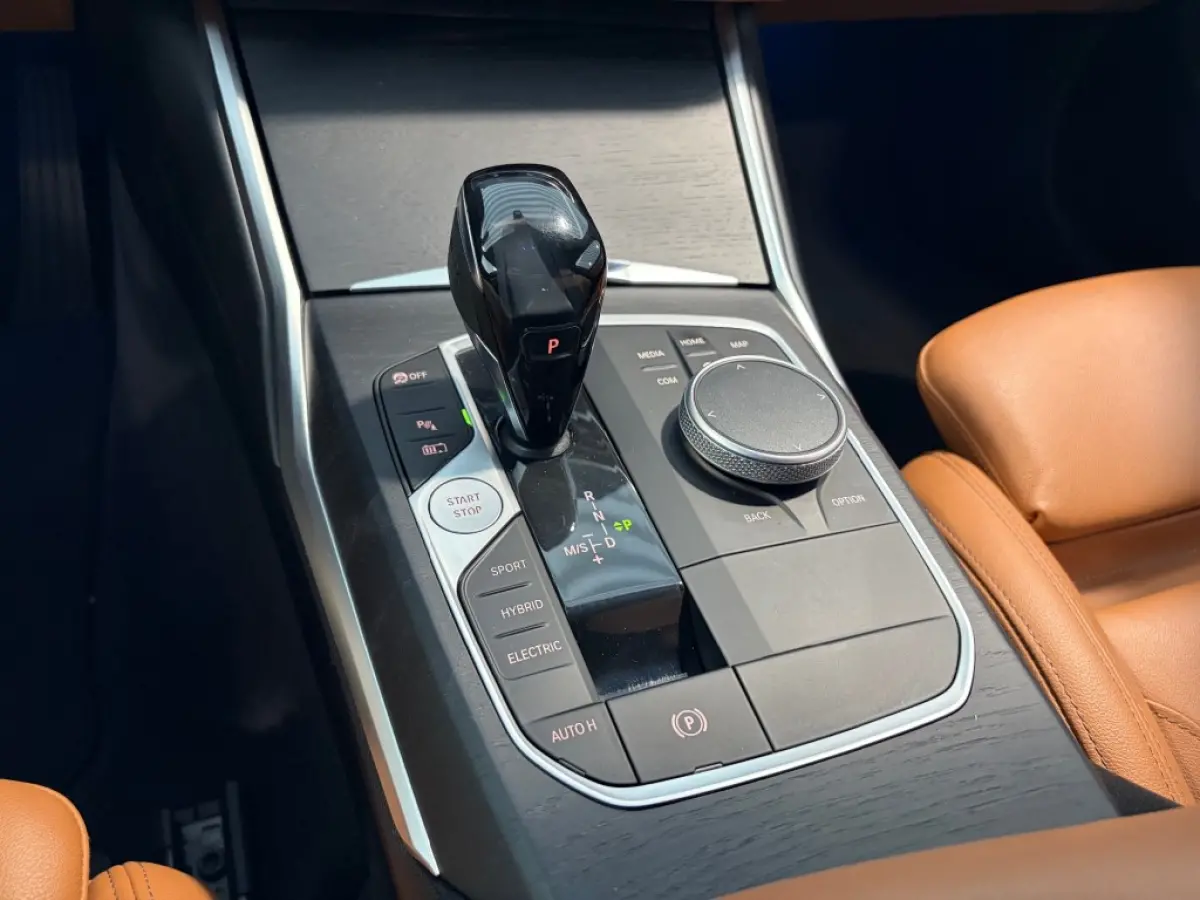 330e Laserlicht Leder Sfeerlicht Camera e.Trekhaak NL-auto