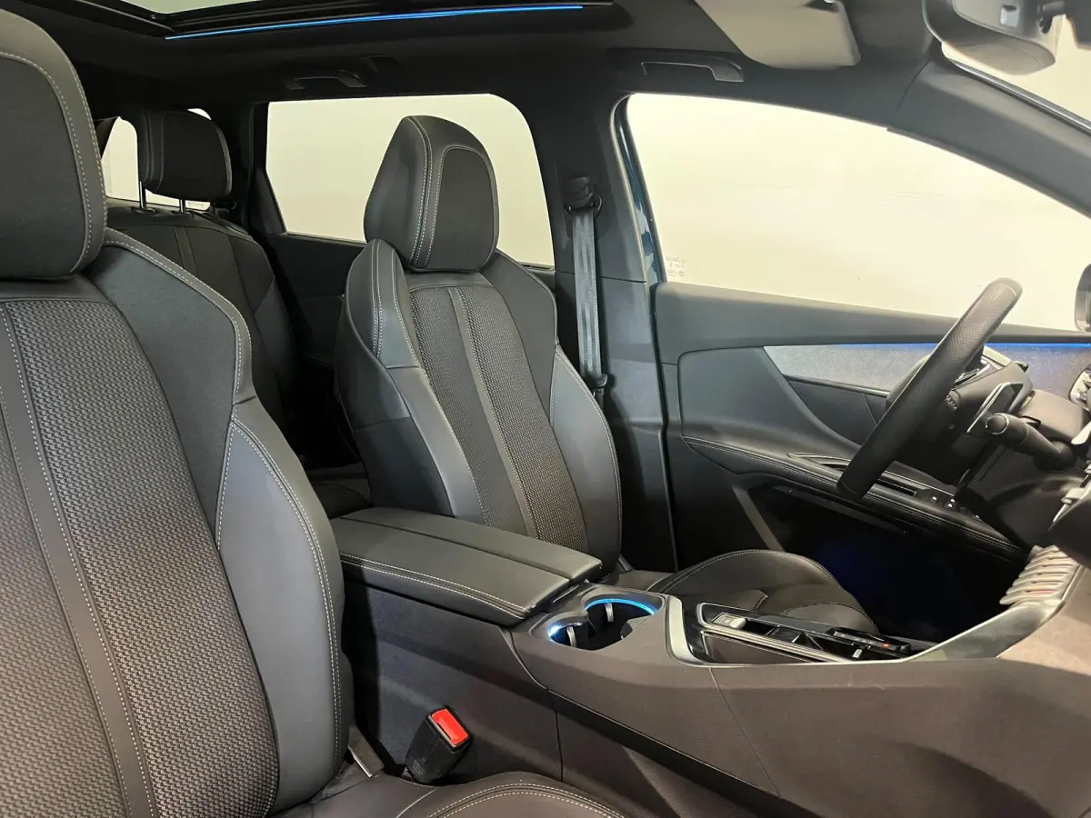 1.2 PureTech GT 7 persoons Panoramdak Trekhaak Navigatie Apple Carplay Android Auto Camera Parkeersensoren Adaptive Cruise Control Memory stoelen Stoelverwarming Elektrische achterklep Full 