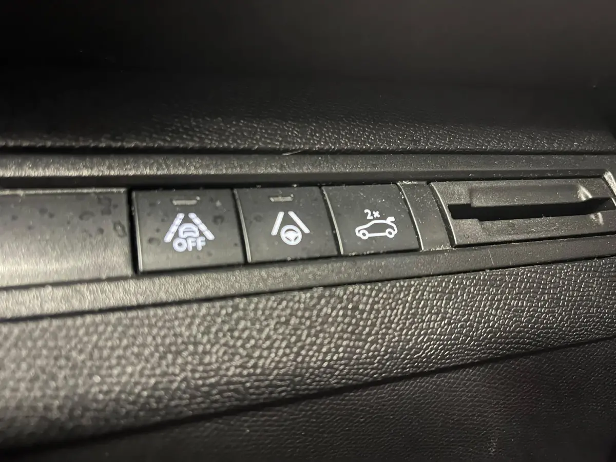 1.2 PureTech GT 7 persoons Panoramdak Trekhaak Navigatie Apple Carplay Android Auto Camera Parkeersensoren Adaptive Cruise Control Memory stoelen Stoelverwarming Elektrische achterklep Full 