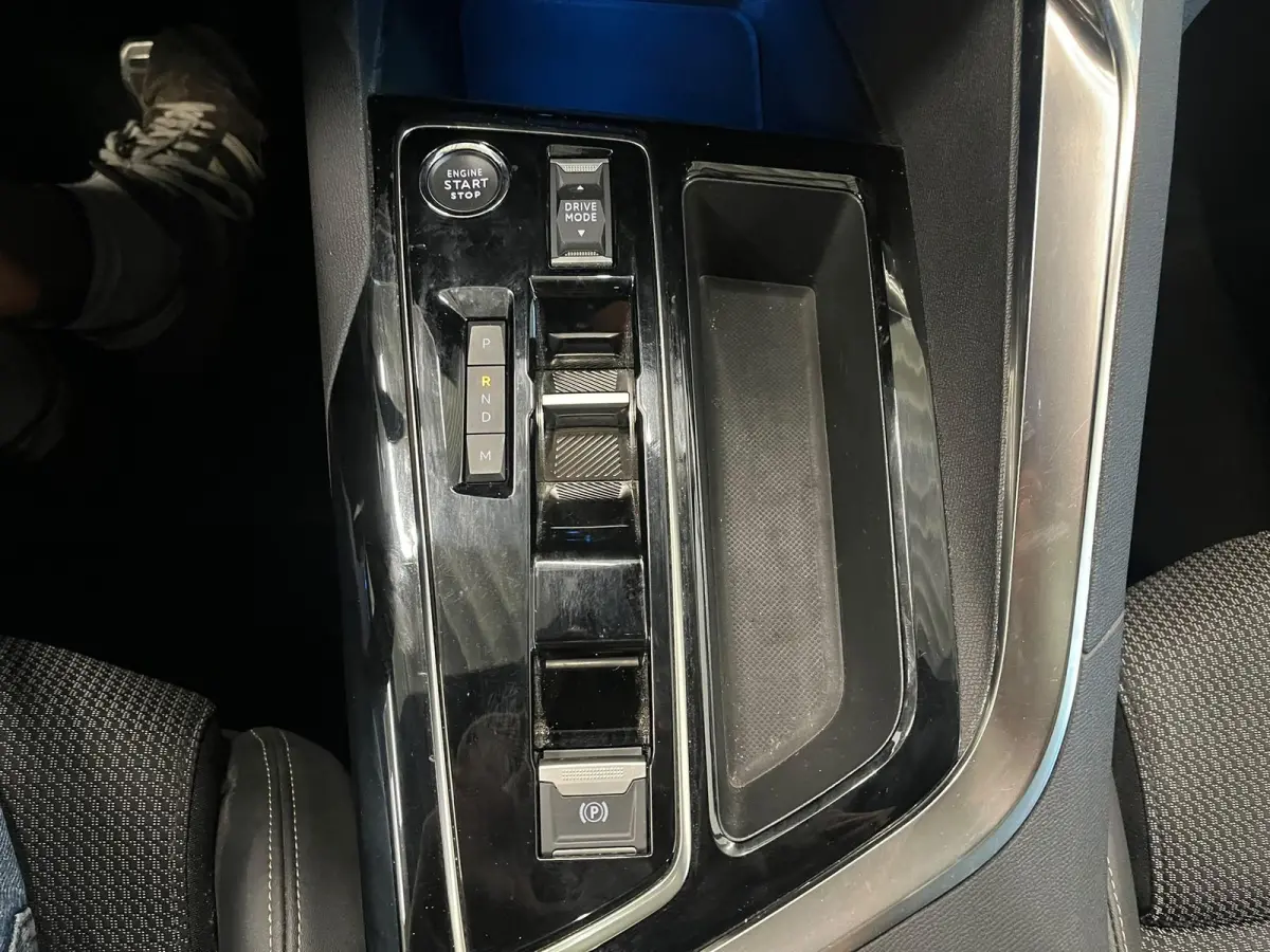 1.2 PureTech GT 7 persoons Panoramdak Trekhaak Navigatie Apple Carplay Android Auto Camera Parkeersensoren Adaptive Cruise Control Memory stoelen Stoelverwarming Elektrische achterklep Full 