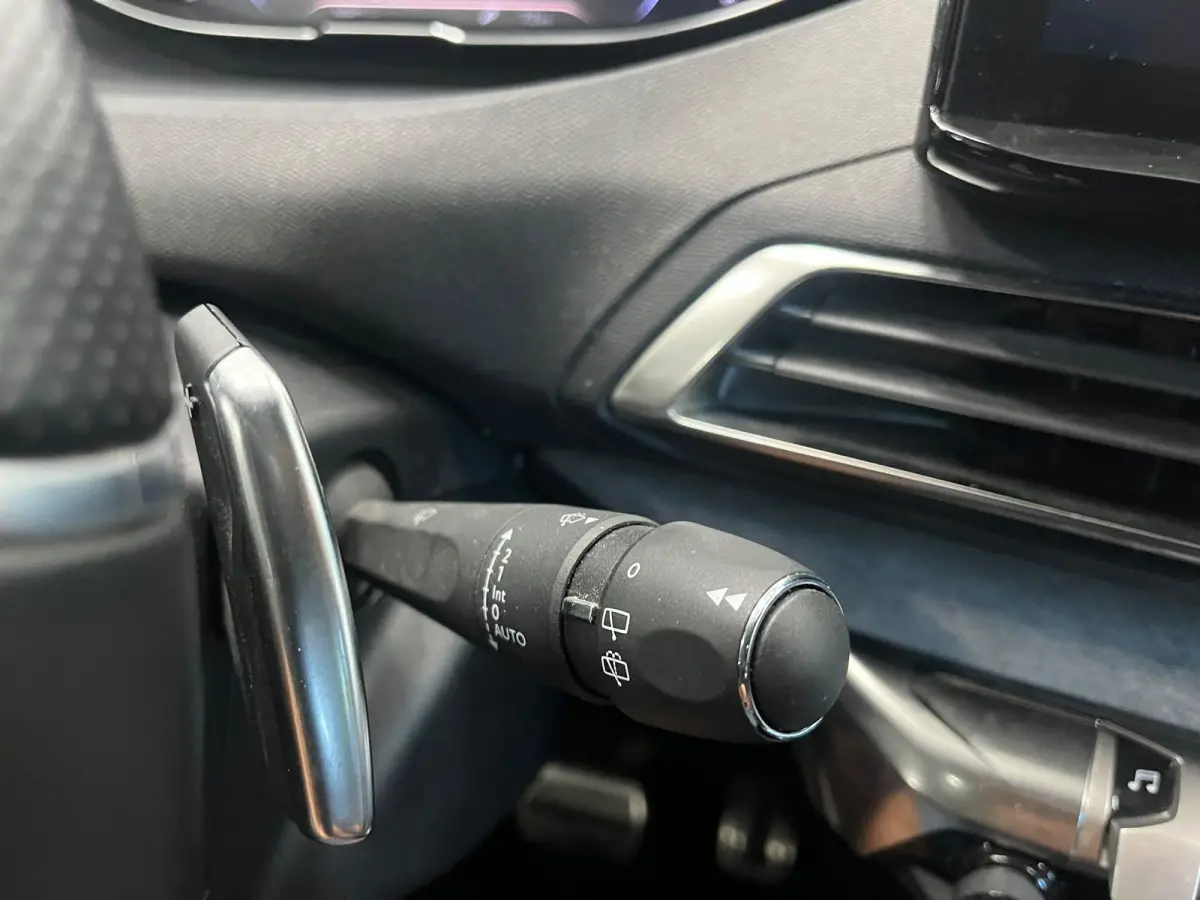 1.2 PureTech GT 7 persoons Panoramdak Trekhaak Navigatie Apple Carplay Android Auto Camera Parkeersensoren Adaptive Cruise Control Memory stoelen Stoelverwarming Elektrische achterklep Full 