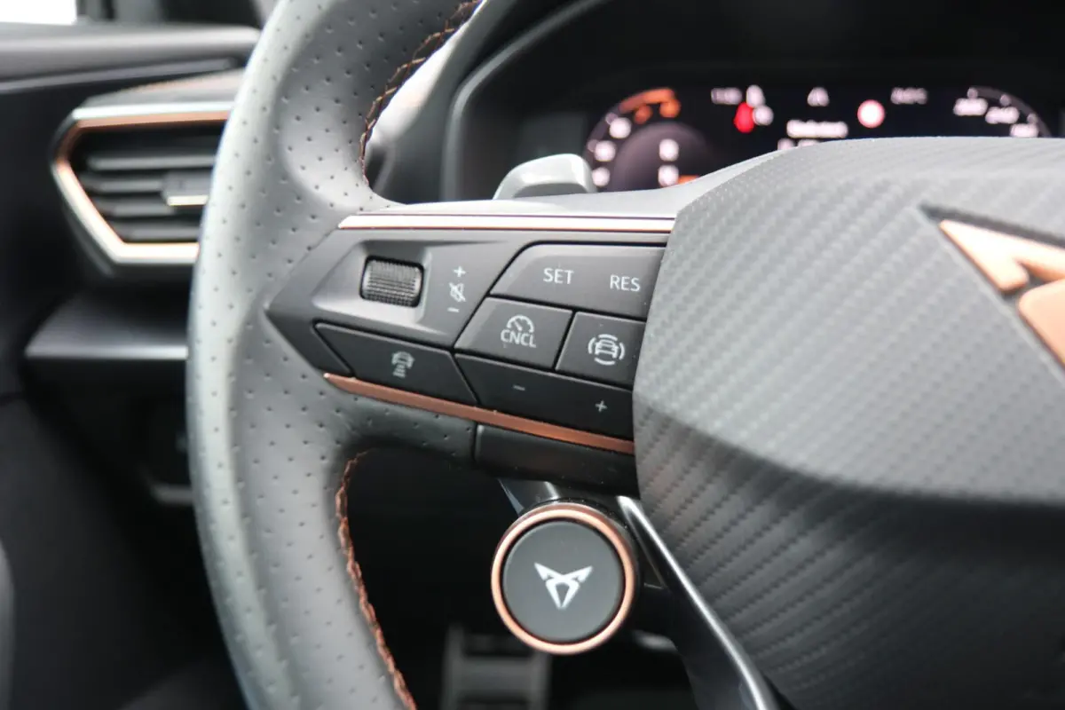 1.5 TSI e-Hybrid 204pk Business | SoH 100% | 360 Camera | Navigatie | Full Link | Stoelverwarming | Dodehoeksensor