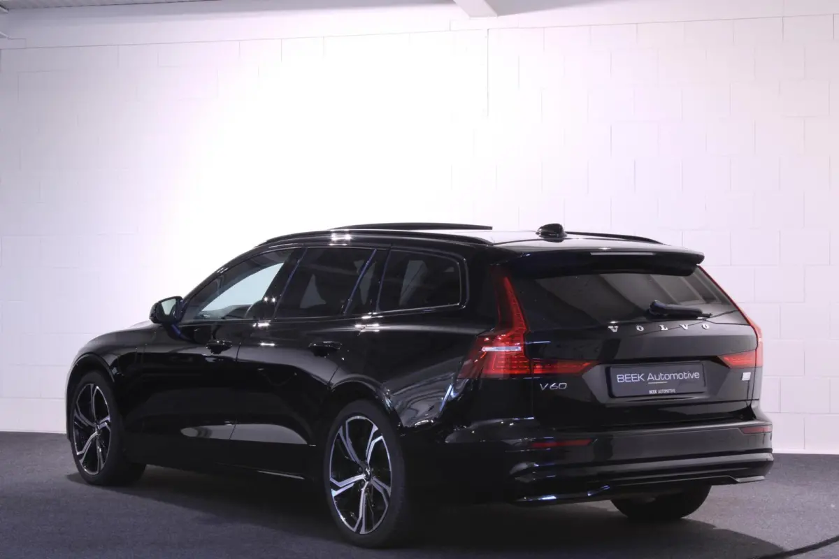 2.0 T6 Plug-in hybrid AWD Plus Dark | H/K | PANO |