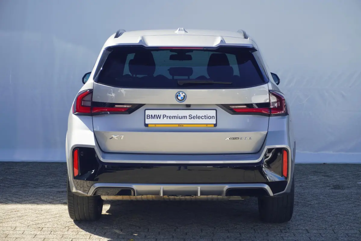 xDrive30e M Sport Pro | Trekhaak | Comfort Stoelen Elektrisch + Memory | Harman Kardon | Driving Assistant Professional | Head-Up | Rondomzicht Camera's