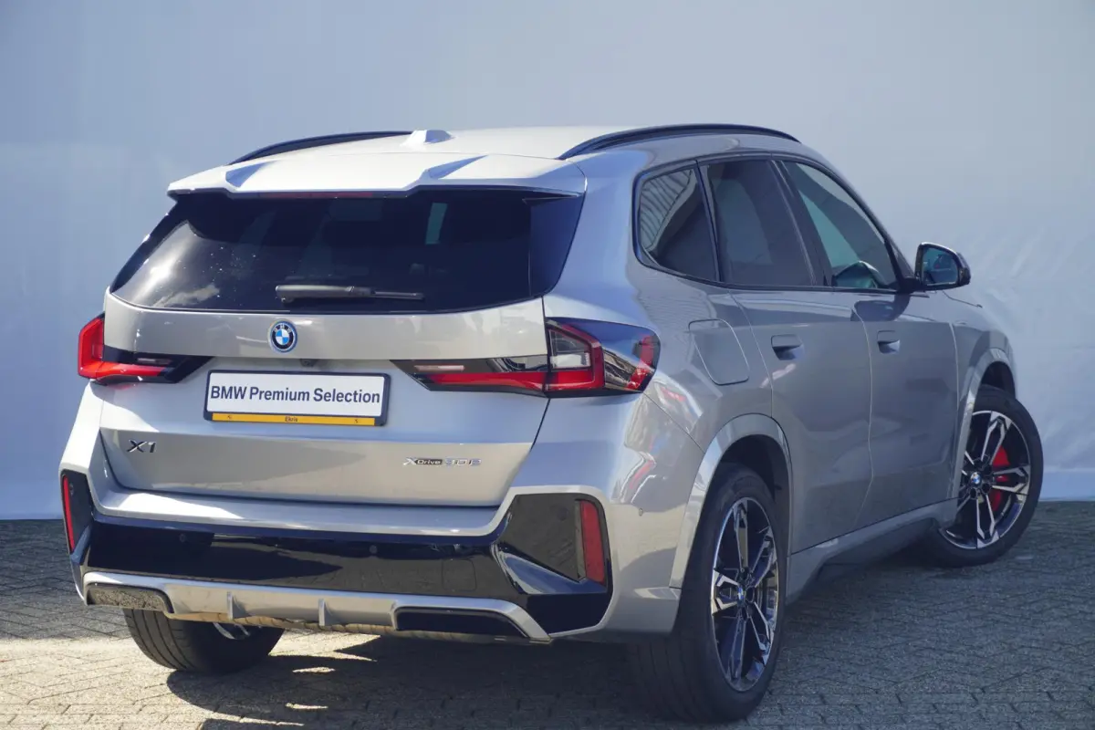 xDrive30e M Sport Pro | Trekhaak | Comfort Stoelen Elektrisch + Memory | Harman Kardon | Driving Assistant Professional | Head-Up | Rondomzicht Camera's