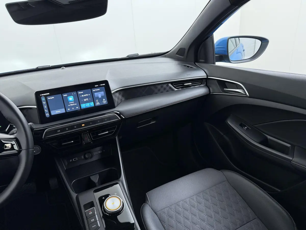 1.5 Hybrid+ Luxury ONDERHOUD GEHAD BIJ DEALER, DIRECT LEVERBAAR | 7 JAAR MG FABRIEKS GARANTIE TM 02-2032 | STOEL + STUURVERWARMING | 360 CAMERA | ADAP. CRUISE | DODE HOEK | KEYLESS | APPLE C