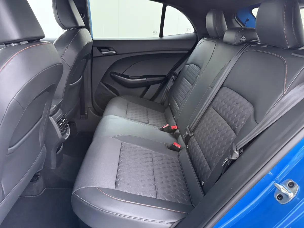 1.5 Hybrid+ Luxury ONDERHOUD GEHAD BIJ DEALER, DIRECT LEVERBAAR | 7 JAAR MG FABRIEKS GARANTIE TM 02-2032 | STOEL + STUURVERWARMING | 360 CAMERA | ADAP. CRUISE | DODE HOEK | KEYLESS | APPLE C