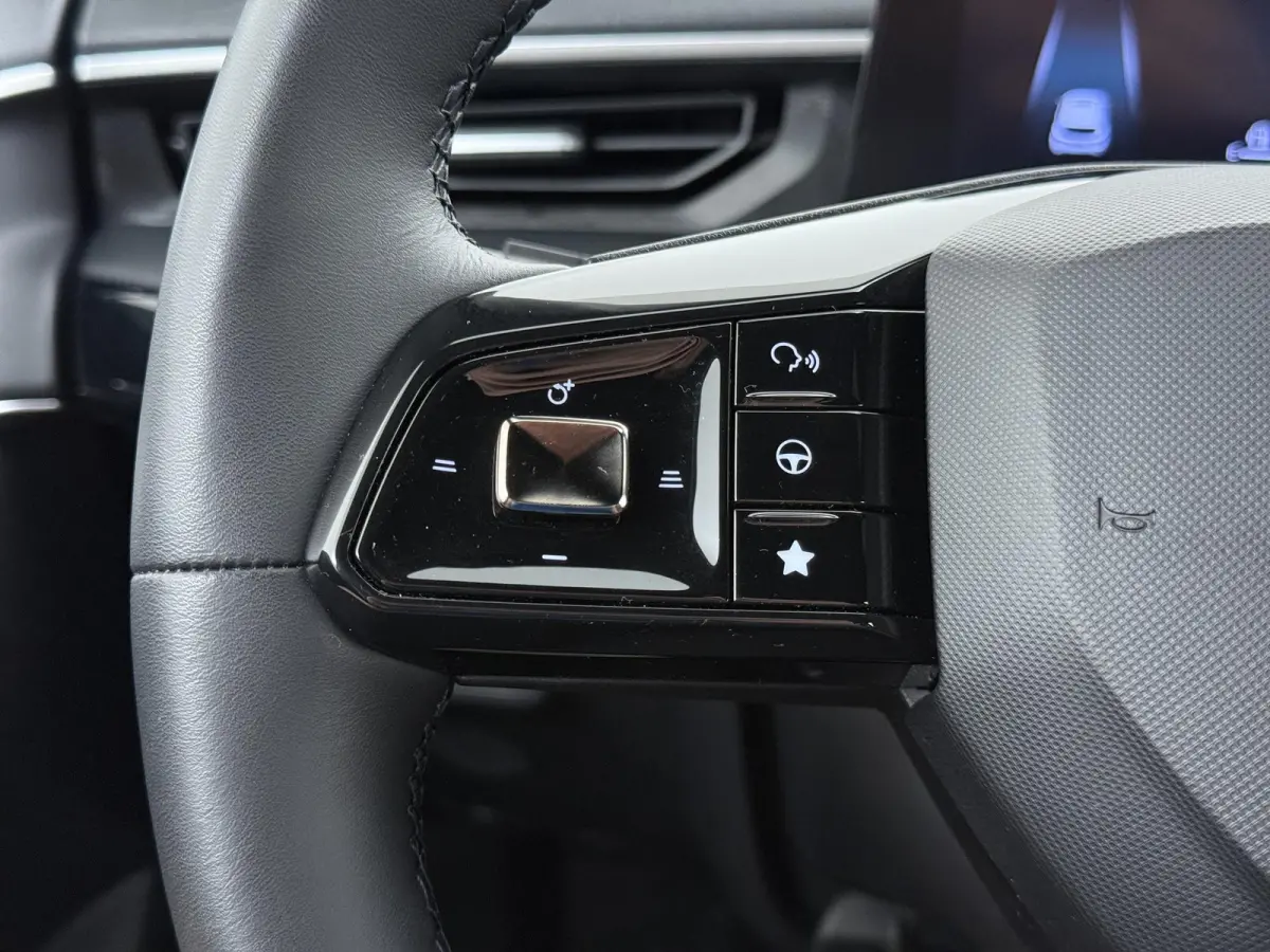 1.5 Hybrid+ Luxury ONDERHOUD GEHAD BIJ DEALER, DIRECT LEVERBAAR | 7 JAAR MG FABRIEKS GARANTIE TM 02-2032 | STOEL + STUURVERWARMING | 360 CAMERA | ADAP. CRUISE | DODE HOEK | KEYLESS | APPLE C