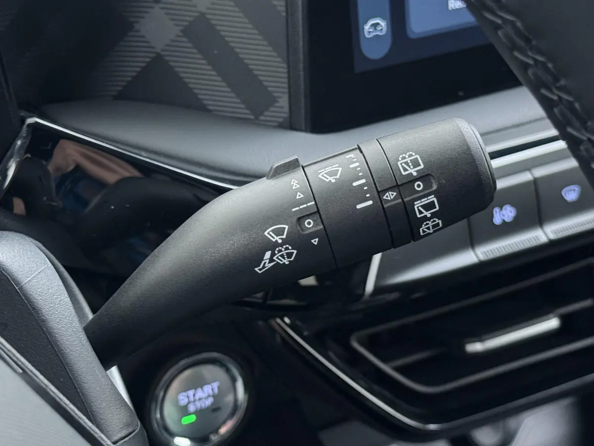 1.5 Hybrid+ Luxury ONDERHOUD GEHAD BIJ DEALER, DIRECT LEVERBAAR | 7 JAAR MG FABRIEKS GARANTIE TM 02-2032 | STOEL + STUURVERWARMING | 360 CAMERA | ADAP. CRUISE | DODE HOEK | KEYLESS | APPLE C