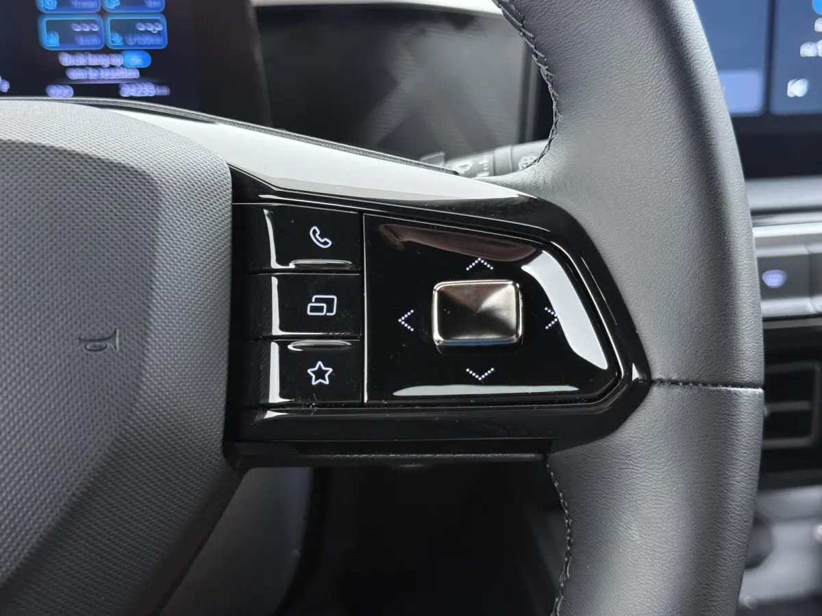 1.5 Hybrid+ Luxury ONDERHOUD GEHAD BIJ DEALER, DIRECT LEVERBAAR | 7 JAAR MG FABRIEKS GARANTIE TM 02-2032 | STOEL + STUURVERWARMING | 360 CAMERA | ADAP. CRUISE | DODE HOEK | KEYLESS | APPLE C