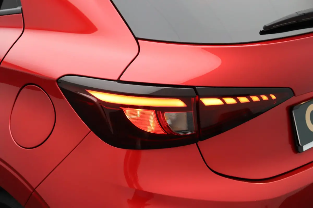 1.5 Luxury | Apple Carplay & Android Auto | Rondomzicht Camera | Stoel en Stuurwielverwarming |
