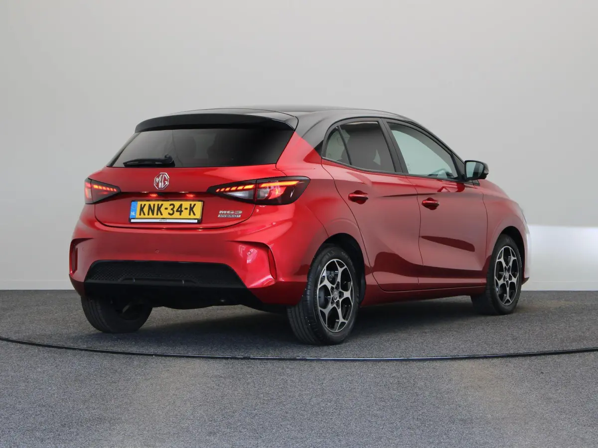 1.5 Luxury | Apple Carplay & Android Auto | Rondomzicht Camera | Stoel en Stuurwielverwarming |