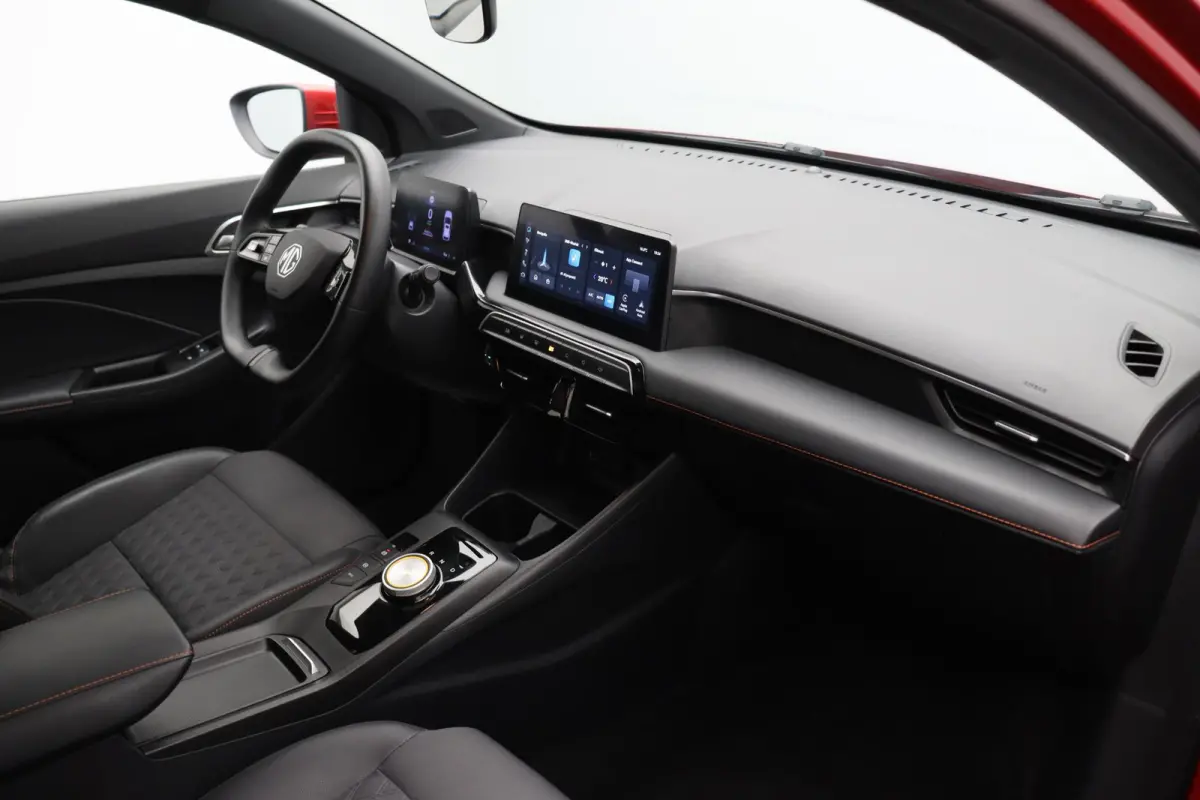 1.5 Luxury | Apple Carplay & Android Auto | Rondomzicht Camera | Stoel en Stuurwielverwarming |