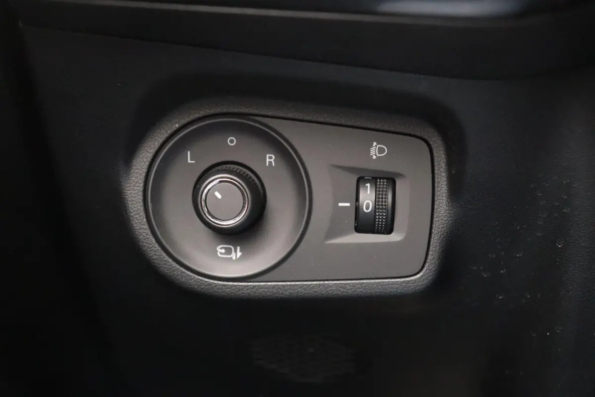 1.5 Luxury | Apple Carplay & Android Auto | Rondomzicht Camera | Stoel en Stuurwielverwarming |