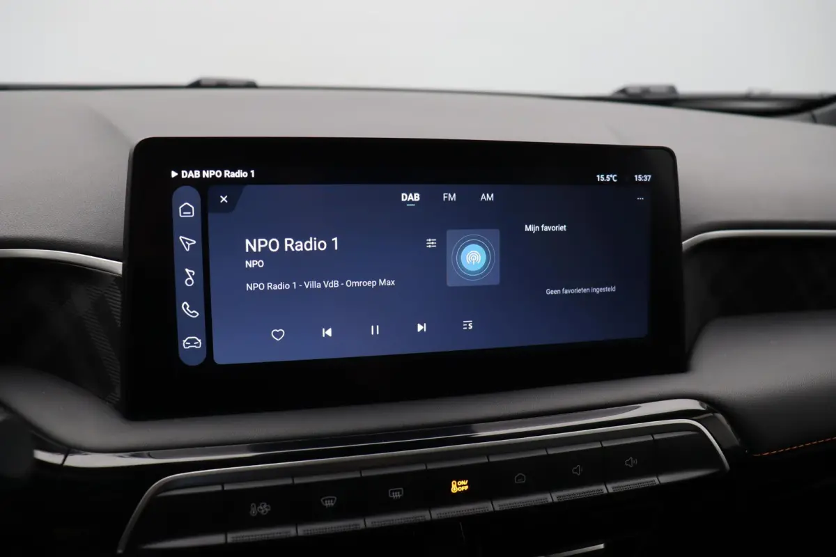 1.5 Luxury | Apple Carplay & Android Auto | Rondomzicht Camera | Stoel en Stuurwielverwarming |