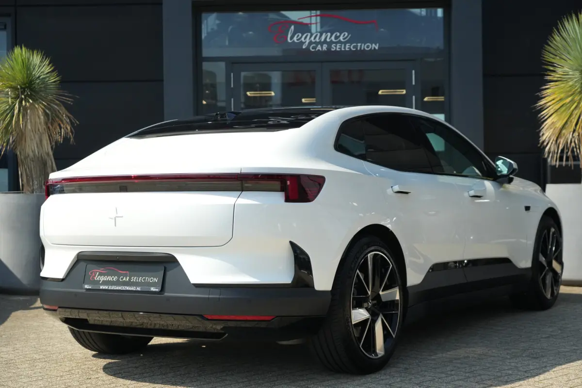 Long Range Dual Motor Performance Plus 100 kWh | 544 PK | Panoramadak | Harman Kardon | 360° Camera | Head-up display | Polestar 4 Long Range Dual Motor Performance Plus 100 kWh 544 PK met 