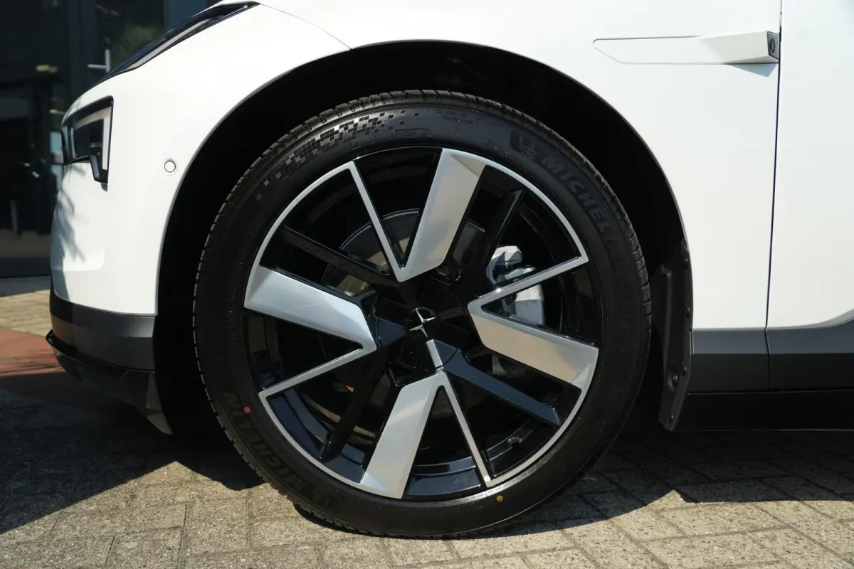 Long Range Dual Motor Performance Plus 100 kWh | 544 PK | Panoramadak | Harman Kardon | 360° Camera | Head-up display | Polestar 4 Long Range Dual Motor Performance Plus 100 kWh 544 PK met 