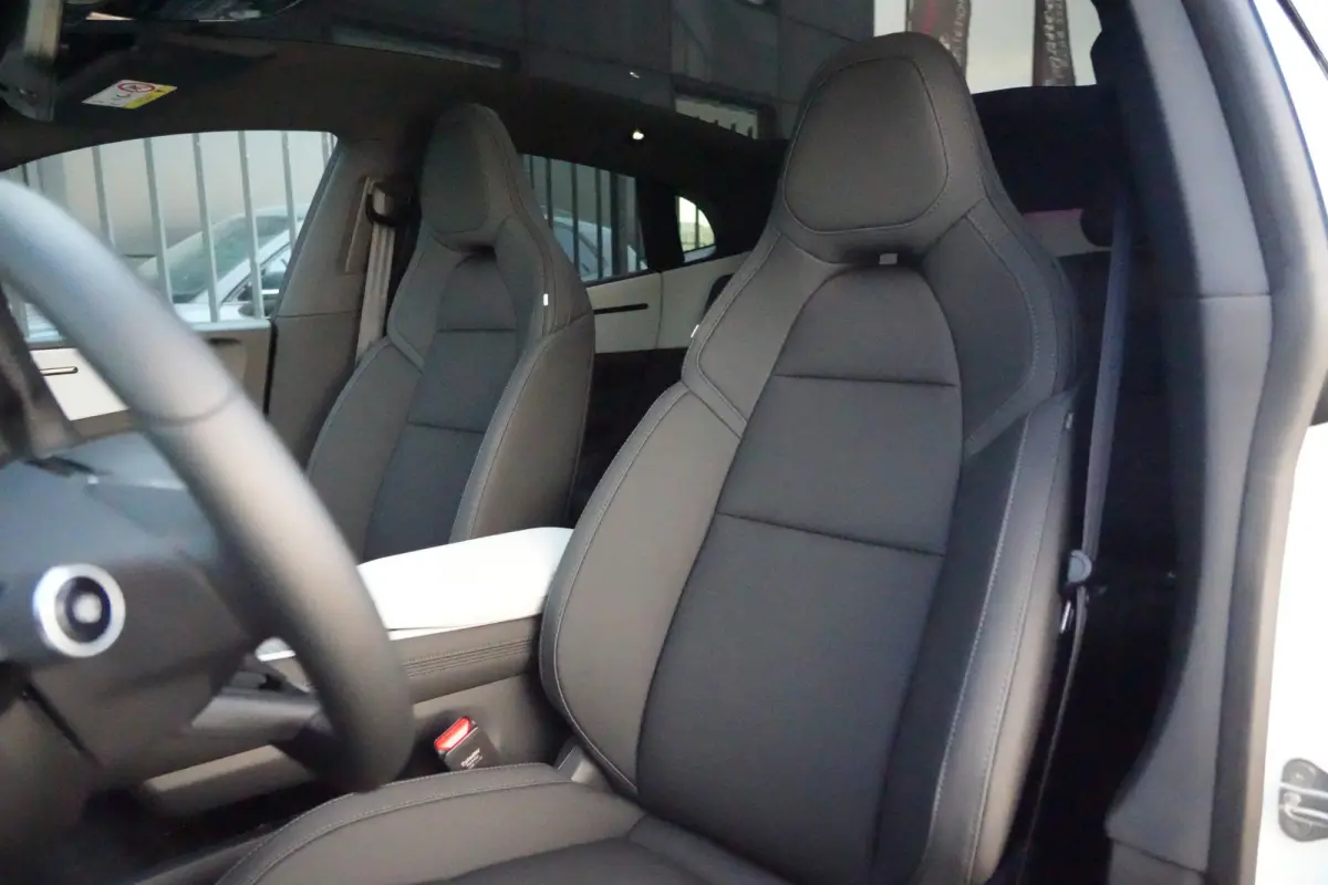 Long Range Dual Motor Performance Plus 100 kWh | 544 PK | Panoramadak | Harman Kardon | 360° Camera | Head-up display | Polestar 4 Long Range Dual Motor Performance Plus 100 kWh 544 PK met 