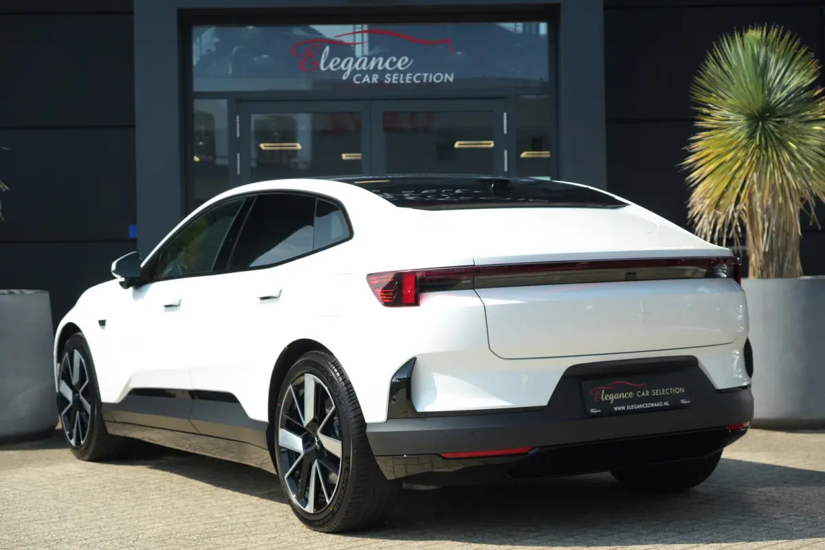 Long Range Dual Motor Performance Plus 100 kWh | 544 PK | Panoramadak | Harman Kardon | 360° Camera | Head-up display | Polestar 4 Long Range Dual Motor Performance Plus 100 kWh 544 PK met 