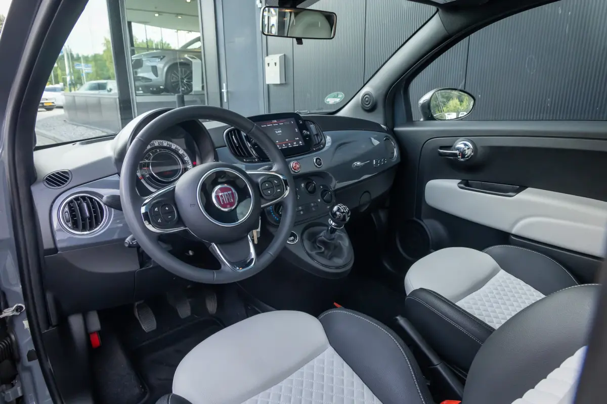 1.0 Hybrid Dolcevita | Panoramadak | Cruise control | Bluetooth | Half leder