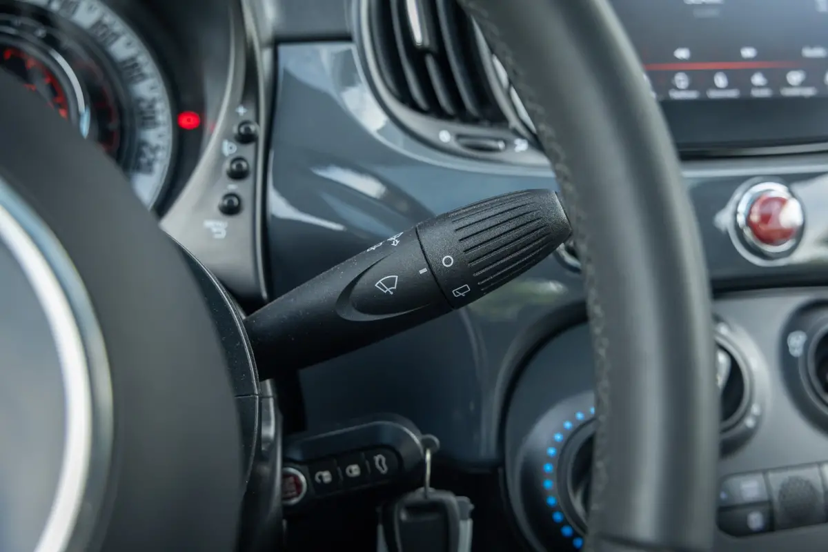 1.0 Hybrid Dolcevita | Panoramadak | Cruise control | Bluetooth | Half leder