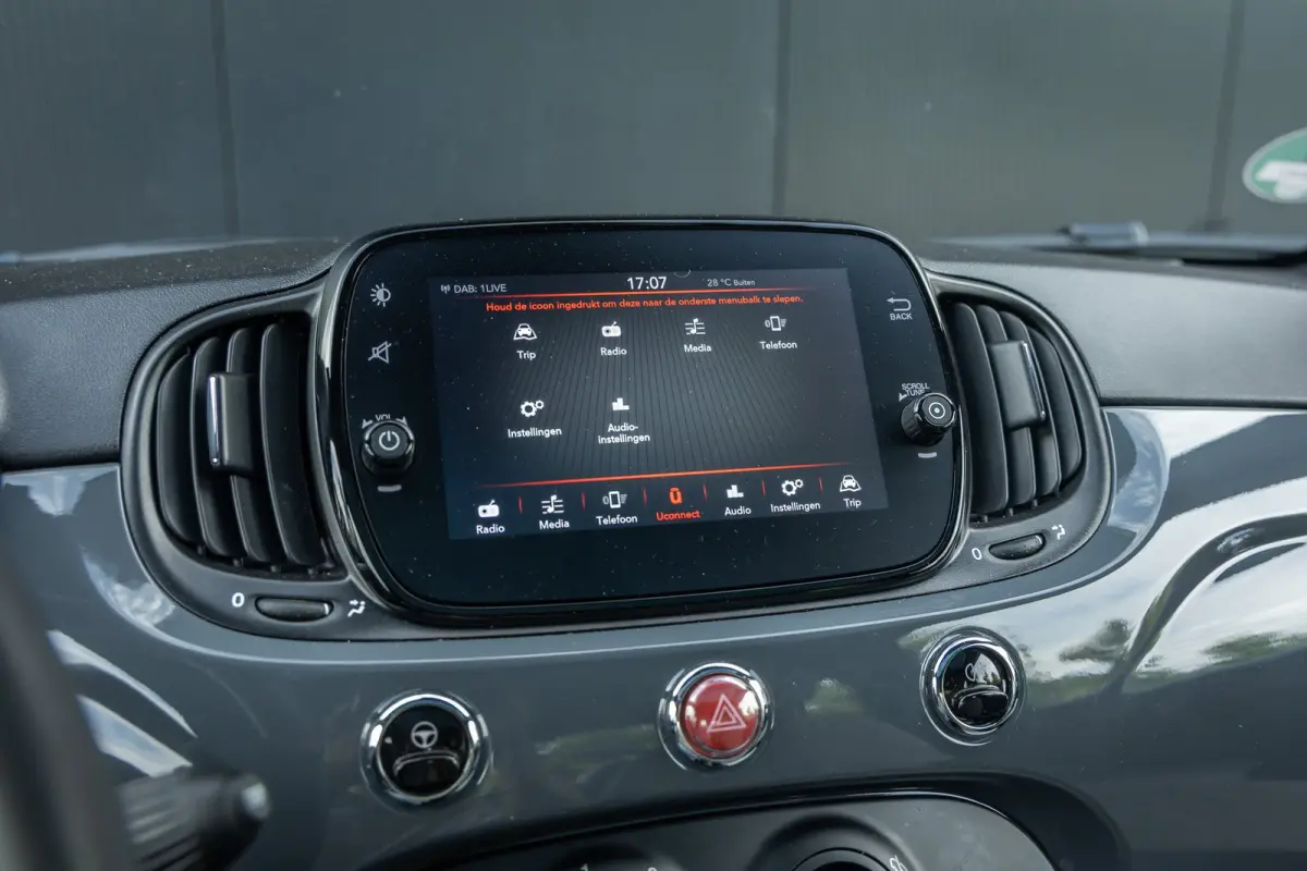 1.0 Hybrid Dolcevita | Panoramadak | Cruise control | Bluetooth | Half leder