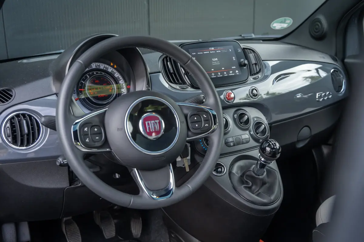 1.0 Hybrid Dolcevita | Panoramadak | Cruise control | Bluetooth | Half leder