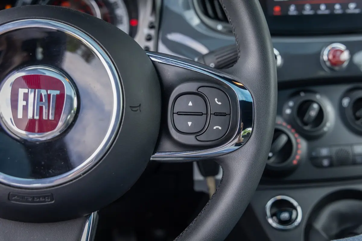1.0 Hybrid Dolcevita | Panoramadak | Cruise control | Bluetooth | Half leder