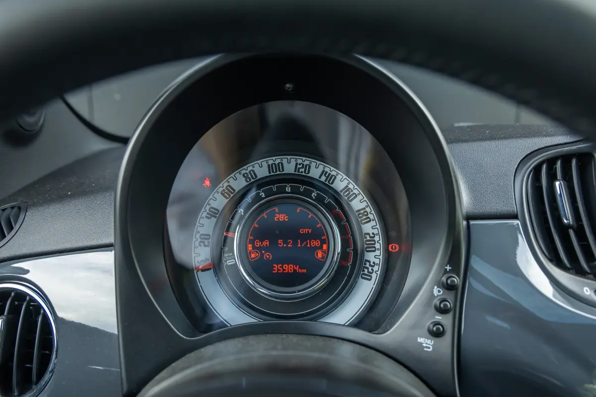 1.0 Hybrid Dolcevita | Panoramadak | Cruise control | Bluetooth | Half leder