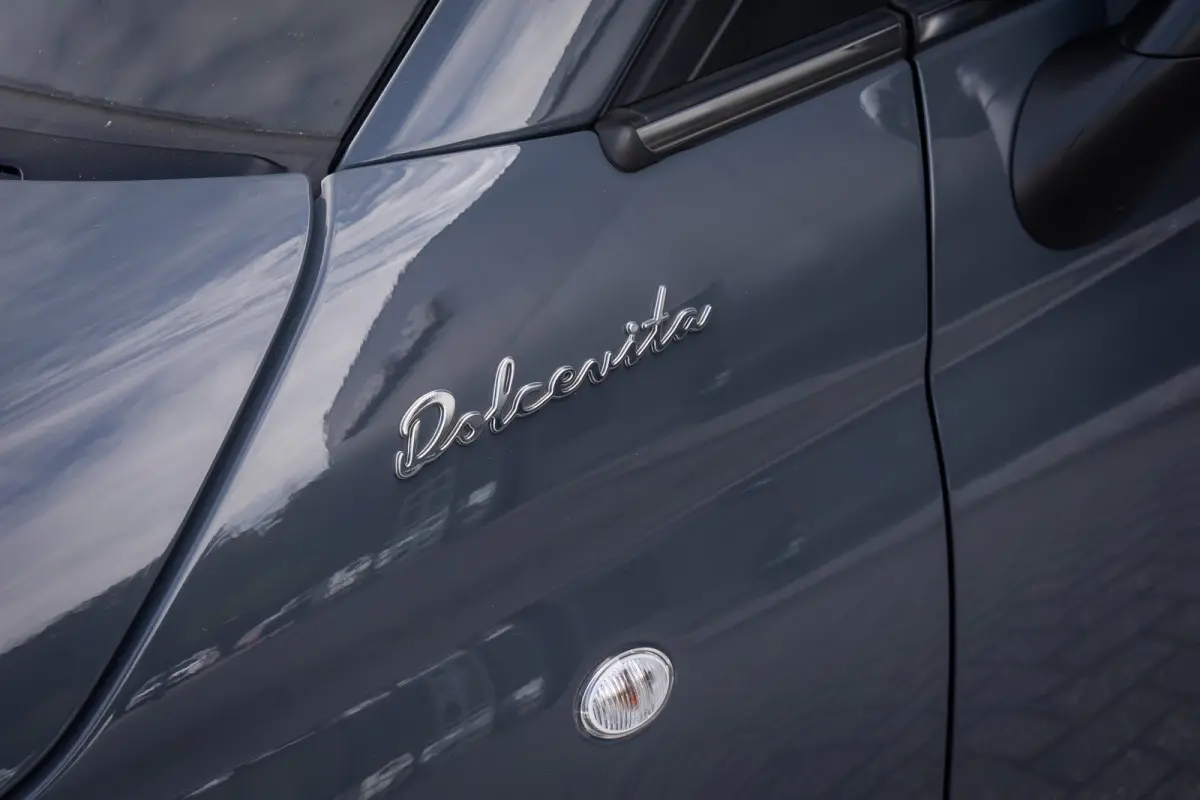 1.0 Hybrid Dolcevita | Panoramadak | Cruise control | Bluetooth | Half leder