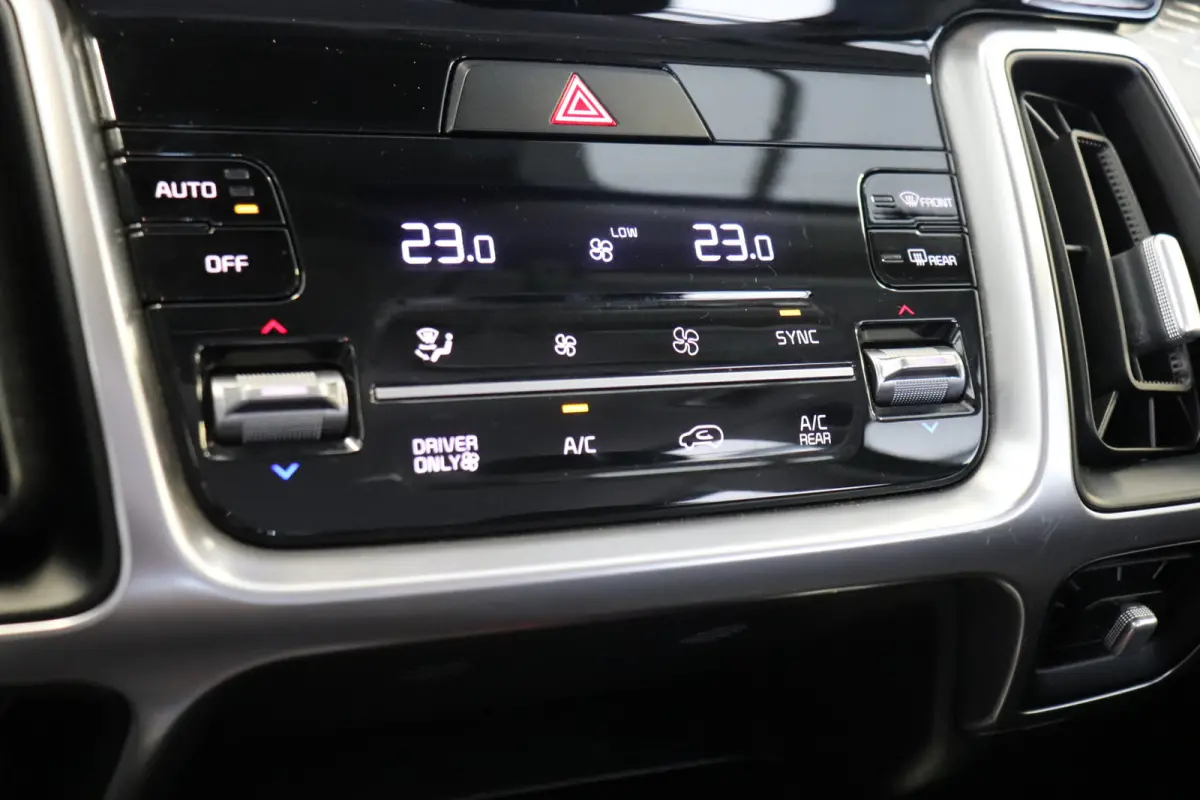 1.6 T-GDI Plug-in Hybrid 4WD DynamicLine 7p. | Trekhaak | Camera | ACC | €35.900,- incl. BTW