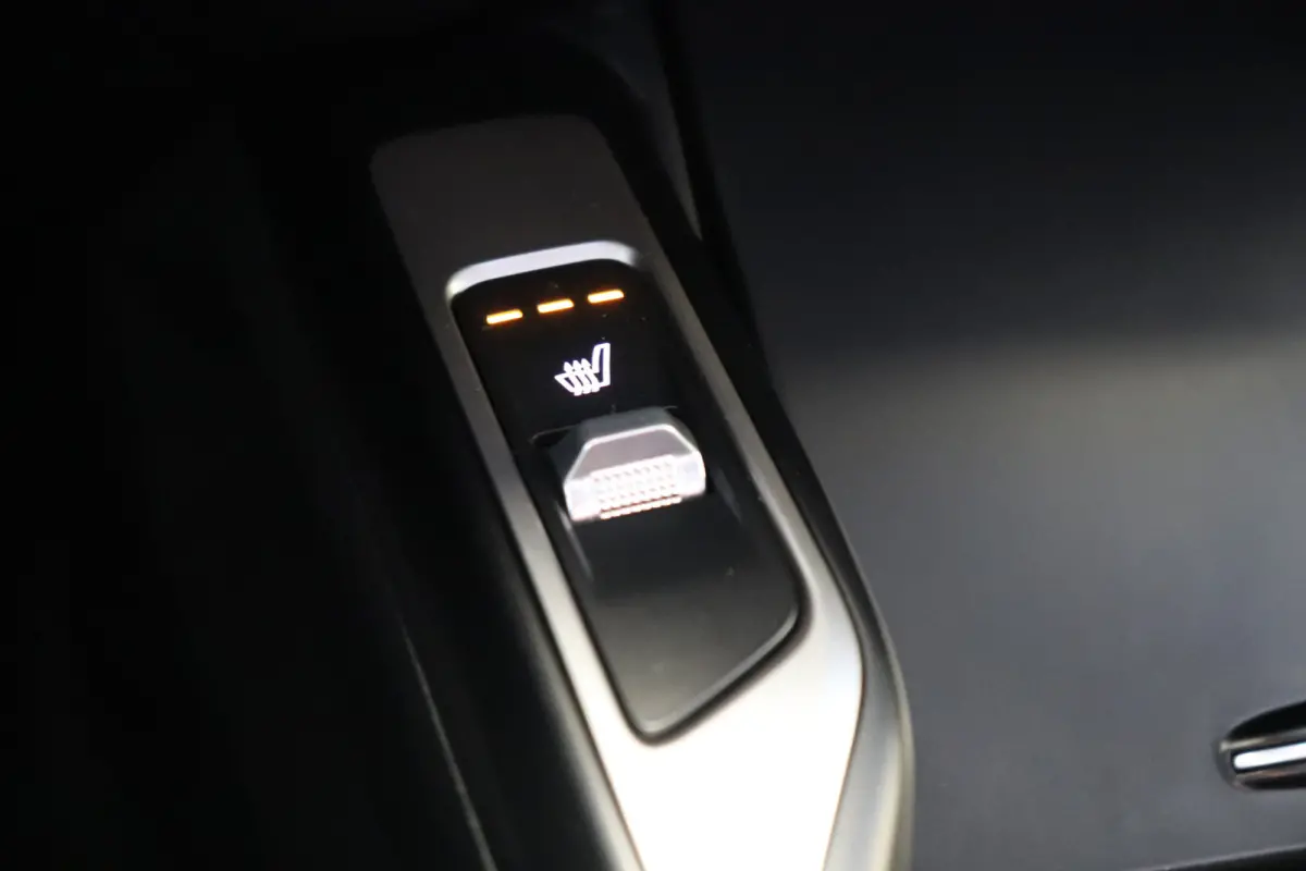 1.6 T-GDI Plug-in Hybrid 4WD DynamicLine 7p. | Trekhaak | Camera | ACC | €35.900,- incl. BTW