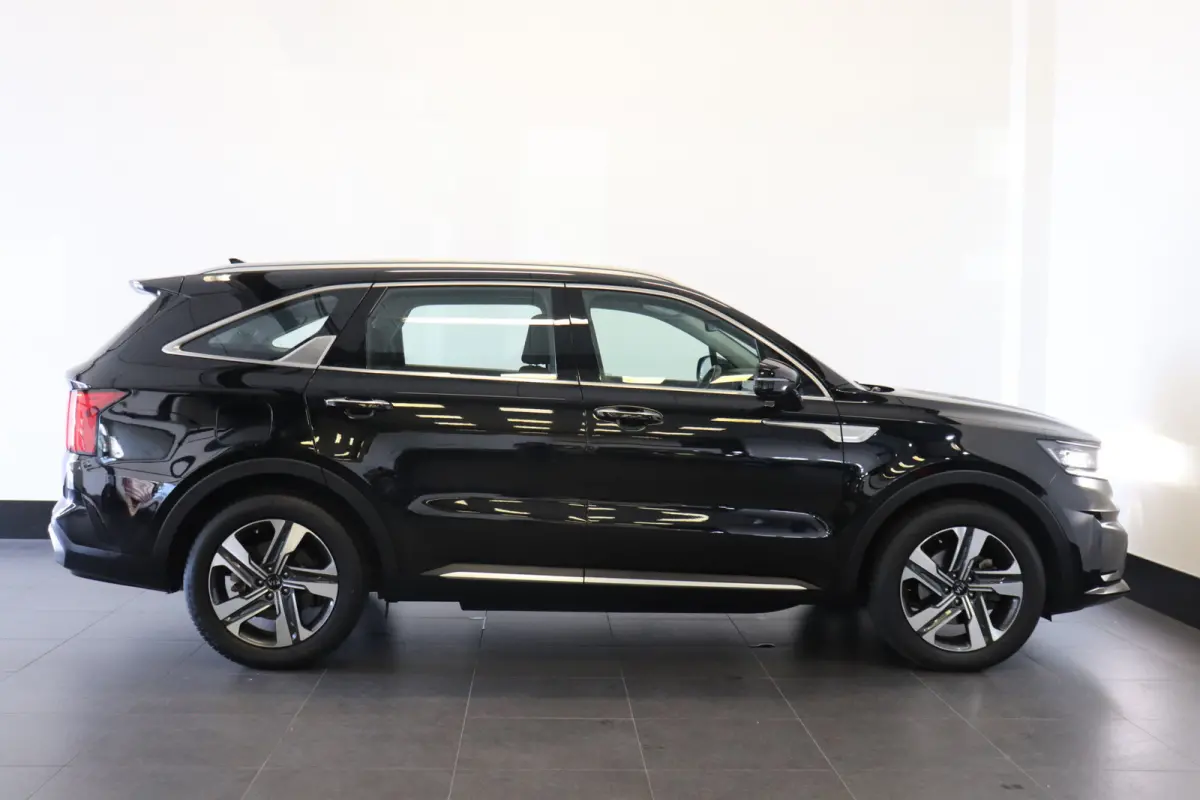 1.6 T-GDI Plug-in Hybrid 4WD DynamicLine 7p. | Trekhaak | Camera | ACC | €35.900,- incl. BTW